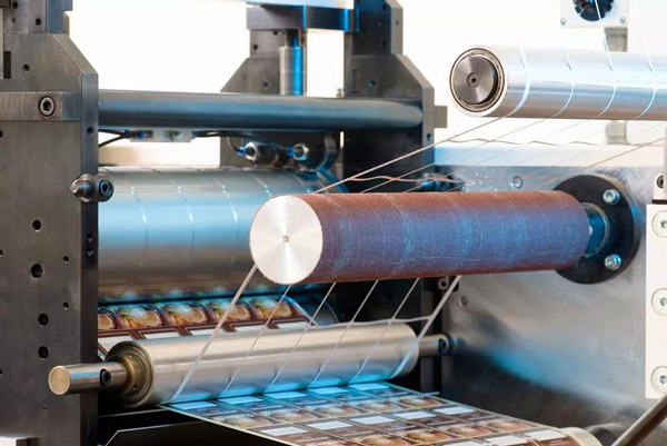 標(biāo)簽機(jī)械模切系統(tǒng) 什么是激光飛行切割??自粘式標(biāo)簽(圖2)