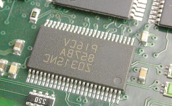 PCB激光打標(biāo) PCB激光打碼的原理及特點(diǎn)(圖2)