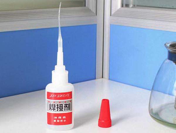 膠水焊接 激光塑料焊接設備跟粘合焊接和超聲波焊接對比的優(yōu)點(圖1)