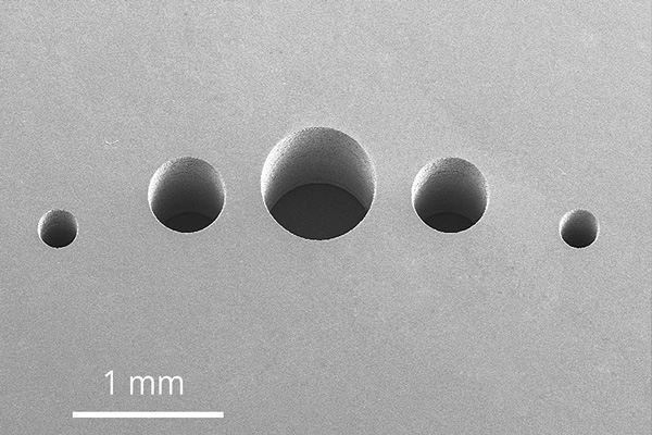 激光打超細(xì)孔 激光沖孔是最早實(shí)用的激光加工技術(shù)(圖1)