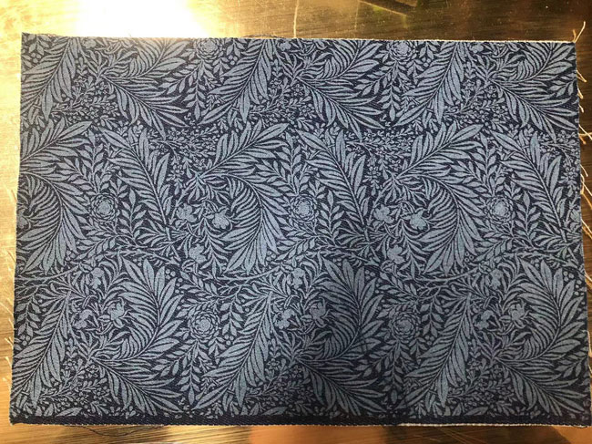 牛仔布料激光燒花工藝：科技與時尚的完美融合