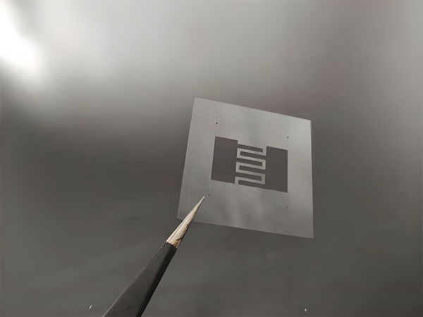 皮秒激光切割 復(fù)合集流體(PET/PP基材)大幅面卷對(duì)卷多頭激光打孔工藝優(yōu)化方案(圖1)